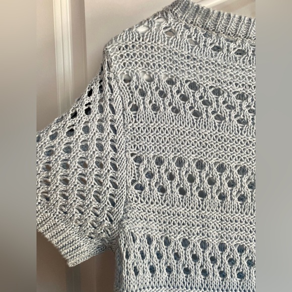 Soft Grey Short Sleeve Knit Sweater. Size M. - Picture 3 of 4